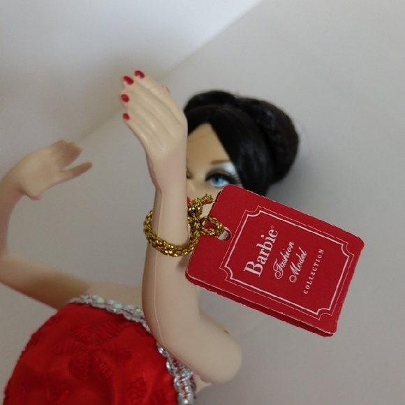 Barbie Fashion Model 1991-2000 Silkstone Red Ball Gown & Long Gloves Included - Picture 7 of 13